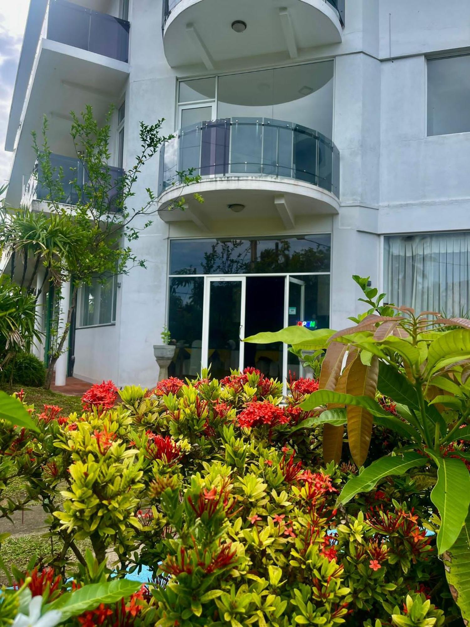 Amaya Beach Hotel Dikwella Екстер'єр фото
